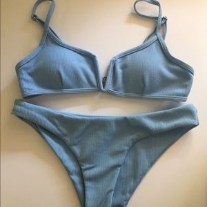 Ribbed V-top Wire Bikini